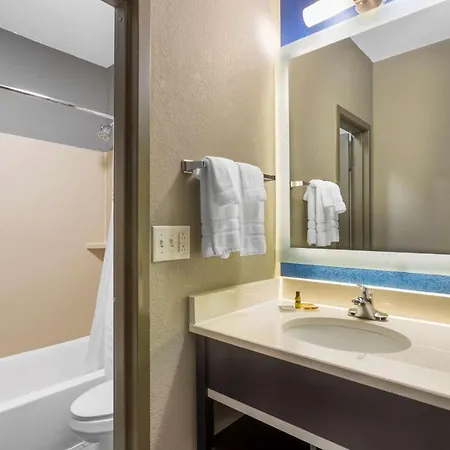 Best Western Plus Bowling Green Exterior photo
