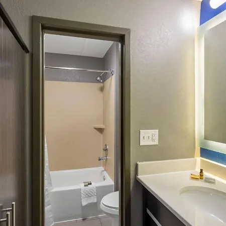 Best Western Plus Bowling Green Exterior photo